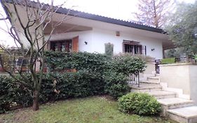 Villetta Mazzini Front Lake - Happy Rentals